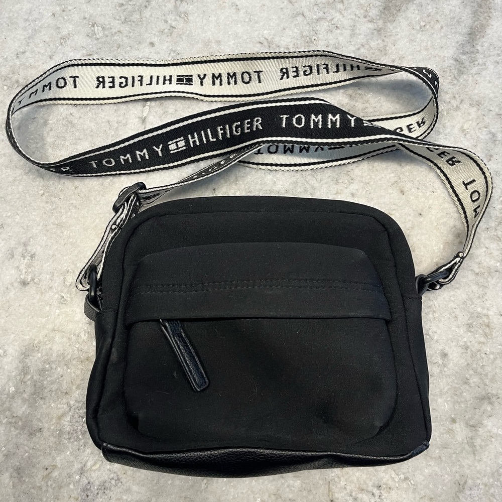 Tommy Hilfiger Crossbody Bag